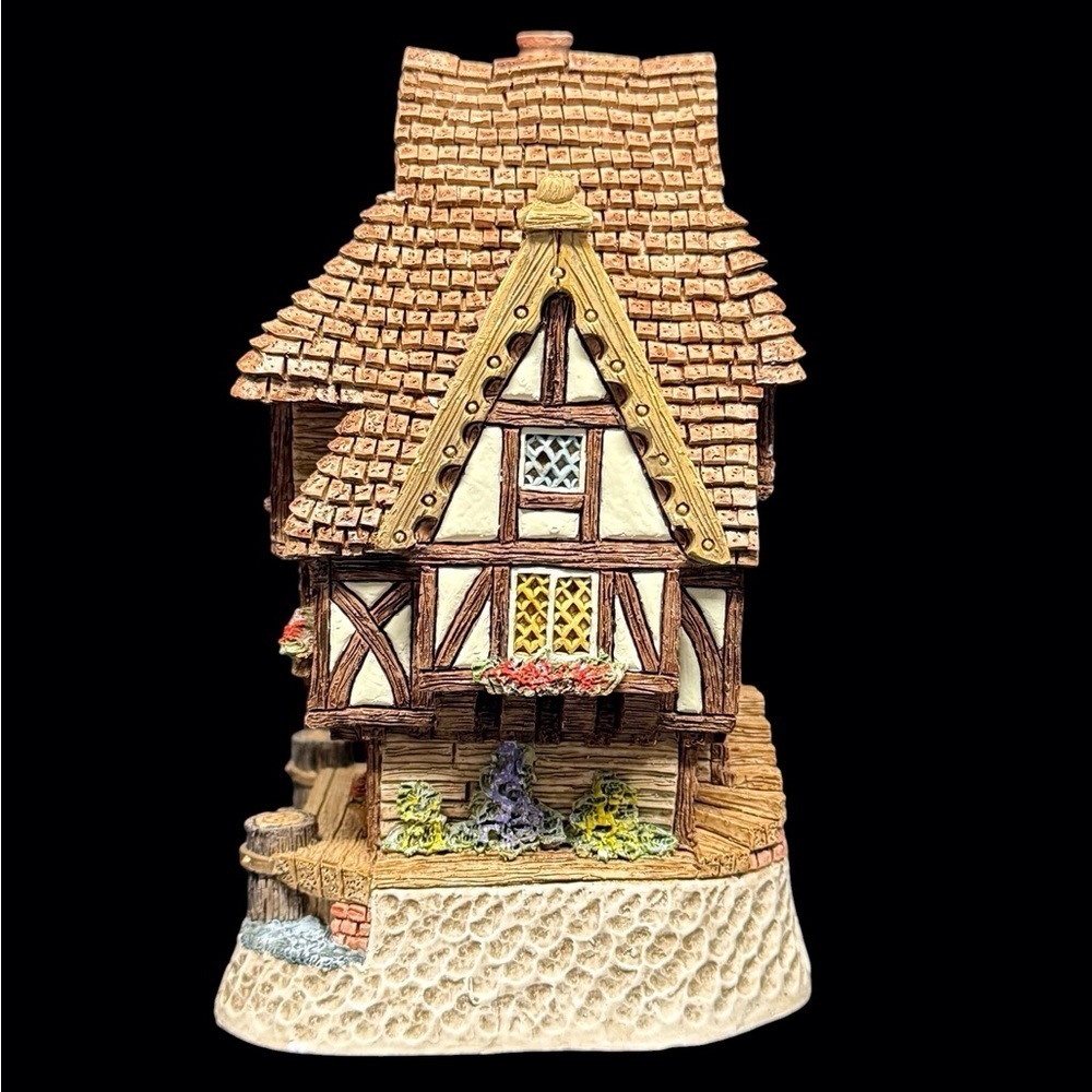 David Winter-Harbormaster’s Watch Tower Figurine Collectible Cottage- Brown/Tan - Picture 3 of 8